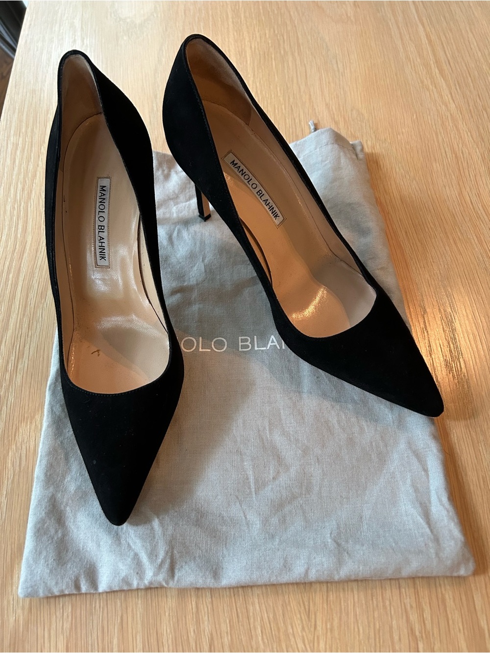 Manolo Blahnik Black Suede Pointed Toe Stiletto Pumps size 40.5 great